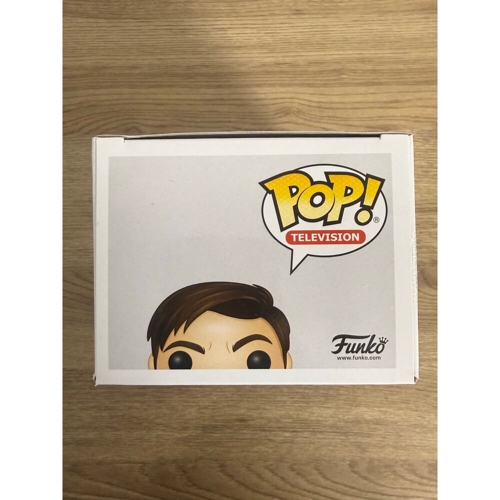 Funko Pop Television The Umbrella Academy Number Five 932 Chase Limited Edition - Picture 5 of 7